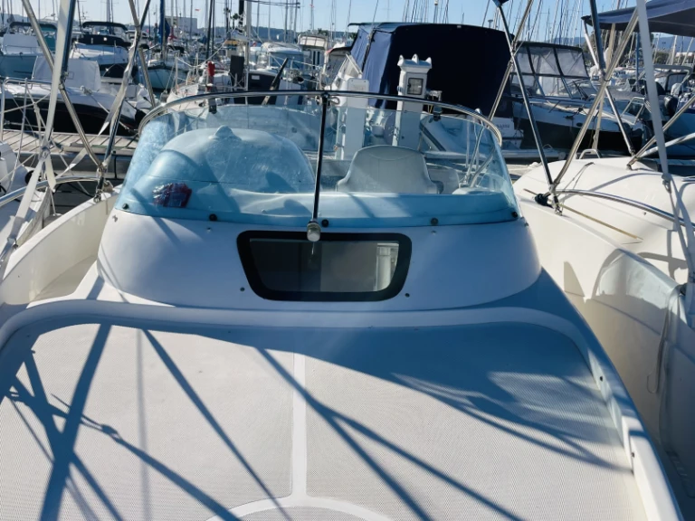 Alquiler de barcos Saint-Laurent-du-Var barato de Rio 750 Cruiser