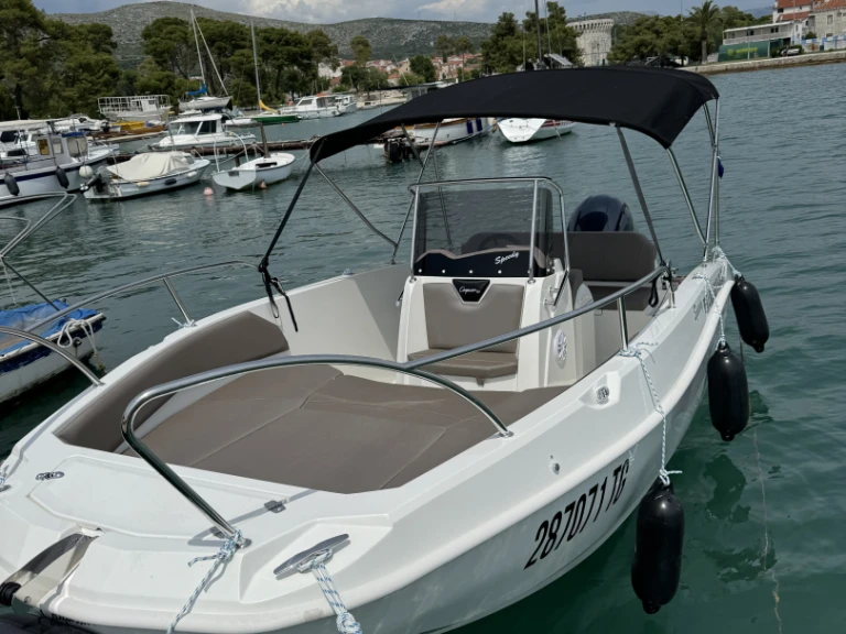 Lancha para alquilar Trogir al mejor precio