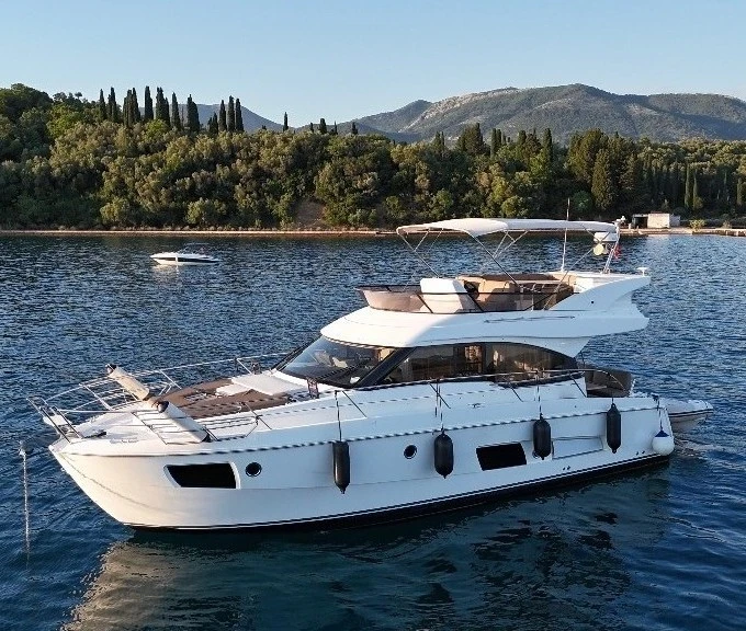 Alquiler de Bavaria Virtess 420 en Tivat