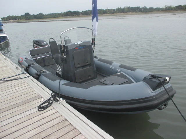 Alquiler de Neumática, con o sin patrón Searib's Vannes