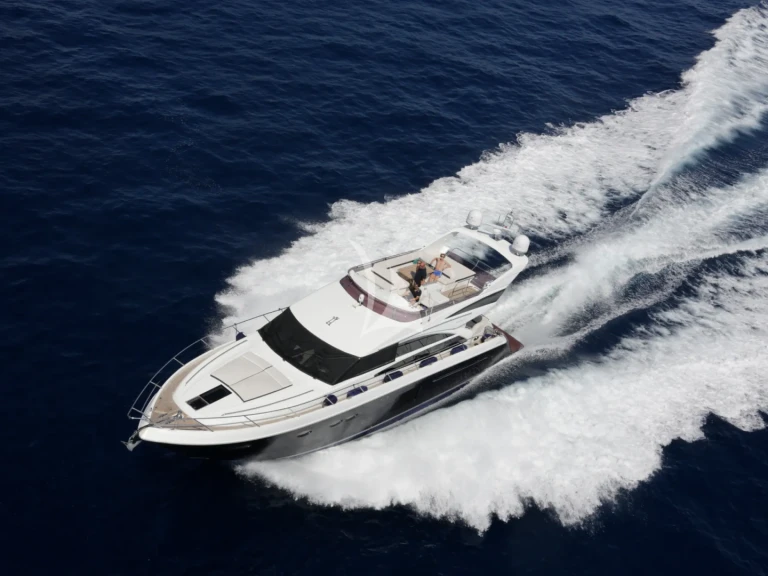 Alquiler de Princess Princess 64 Fly en Beaulieu-sur-Mer
