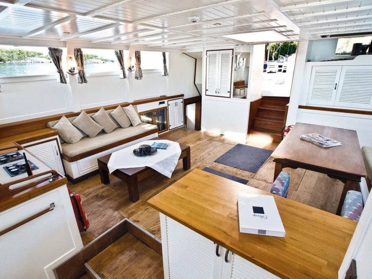 Velero para alquilar Göcek al mejor precio