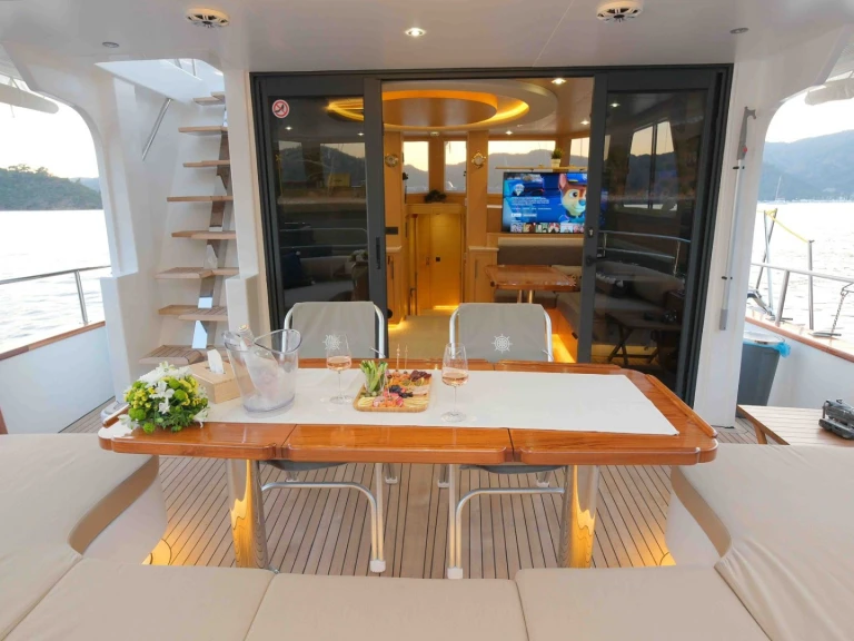 Alquiler de Yate de lujo, con o sin patrón Custom Made Göcek