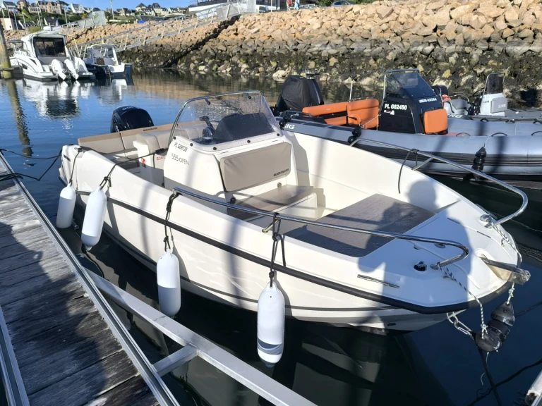 Alquiler de embarcaciones Quicksilver Activ 555 Open enTrébeurden en Samboat