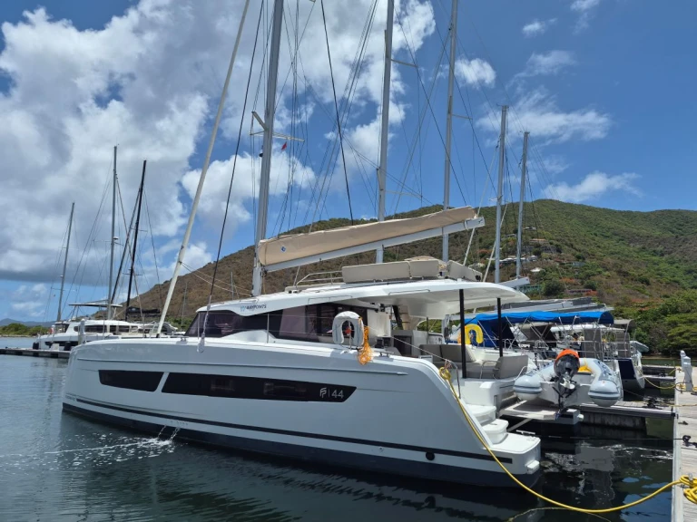 Alquiler de barcos Road Town barato de Fountaine Pajot FP 44 Maestro - 3 cab.