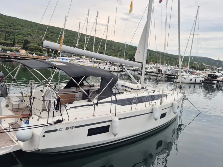 Alquiler Velero Bavaria con o sin  título de navegación