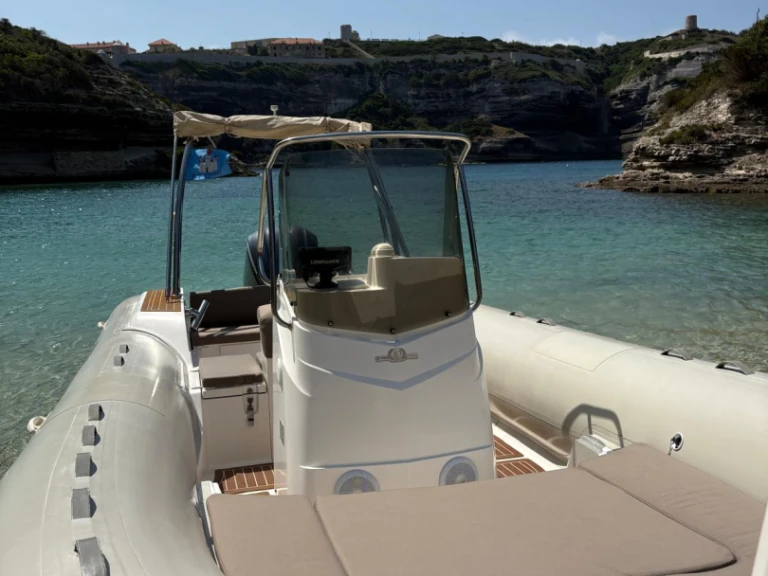 Alquiler Bonifacio - Capelli Tempest 770 en SamBoat