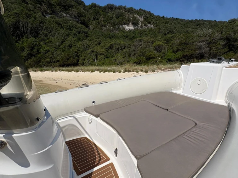 Alquiler de Capelli Tempest 770 en Bonifacio