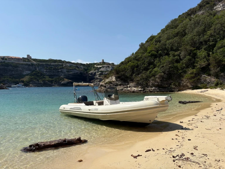 Alquiler de barcos Bonifacio barato de Tempest 770