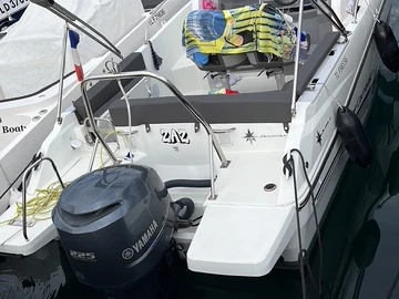 Alquiler Lancha en Port Cogolin - Jeanneau Cap Camarat 7.5 WA Serie 2