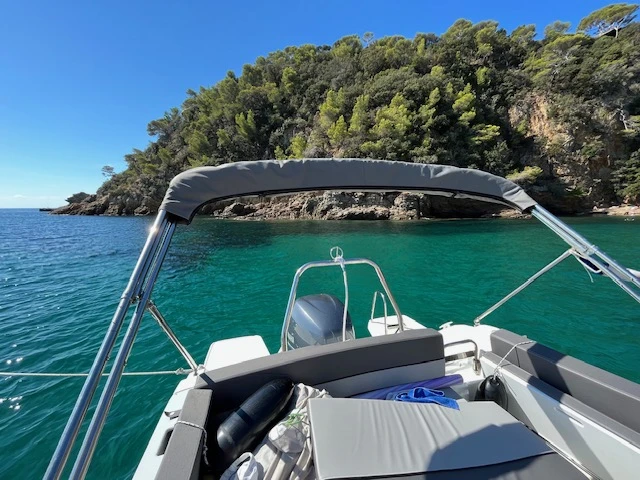 Alquiler de Lancha, con o sin patrón Jeanneau Port Cogolin
