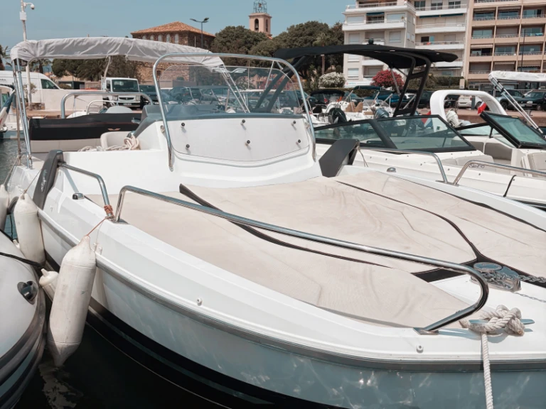 Alquiler de embarcaciones Bénéteau Flyer 6.6 SUNdeck enSainte-Maxime en Samboat