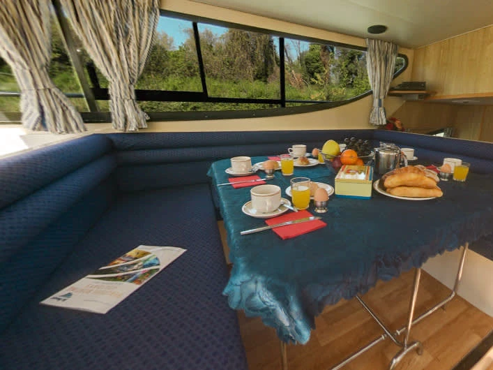 Le Boat Magnifique de alquiler a Homps