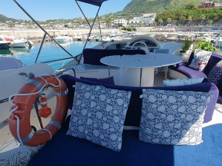 Azimut Azimut 46 Fly de alquiler a La Maddalena