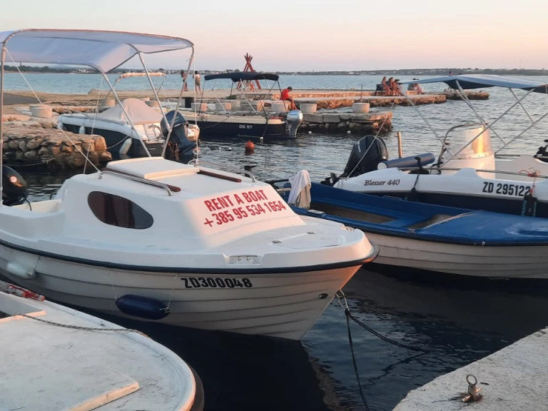 Alquiler de Lancha, con o sin patrón Adria 500m sport Vrsi