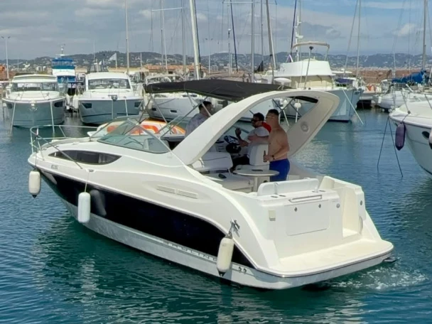 Alquiler de embarcaciones Bayliner Bayliner 285 Cruiser enNice en Samboat