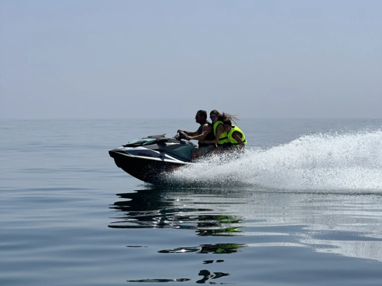 Sea-Doo GTI SE 170 AUDIO de alquiler a Cascais