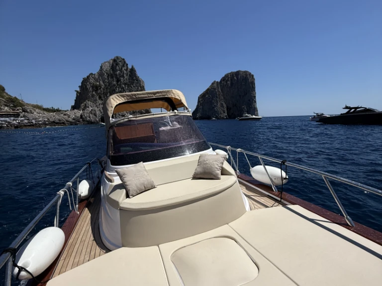Mimi 8.50 de alquiler a Positano