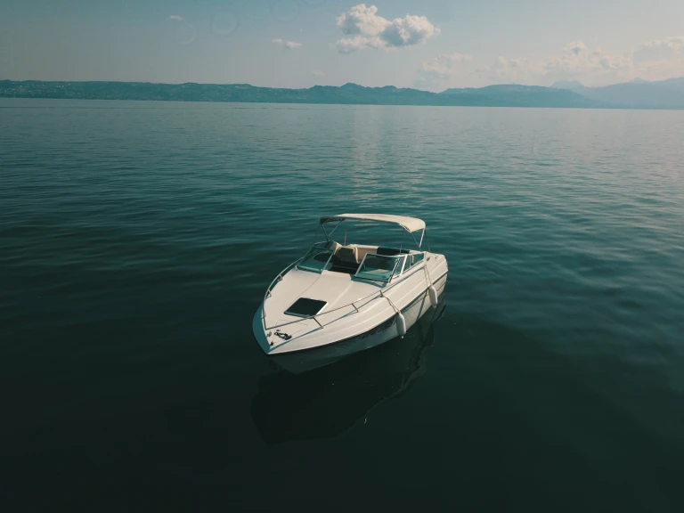 Crownline Crownline 210 CCR de alquiler a Évian-les-Bains