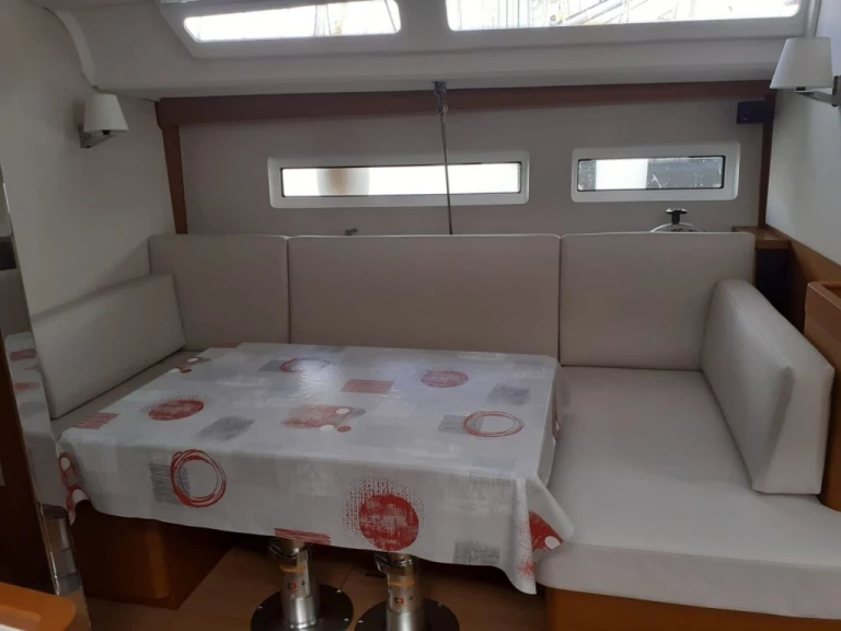 Alquiler de barcos Le Marin barato de Sun Odyssey 440
