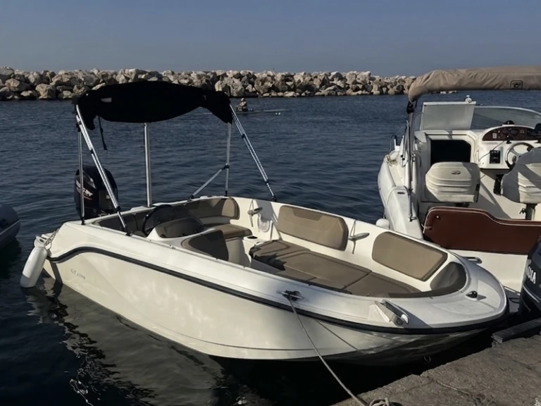 Quicksilver 475 Axess de alquiler a Marsella
