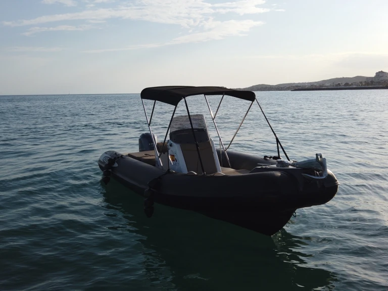 Alquiler de Maestrale Fun 650 en Port de Sitges Aiguadolç