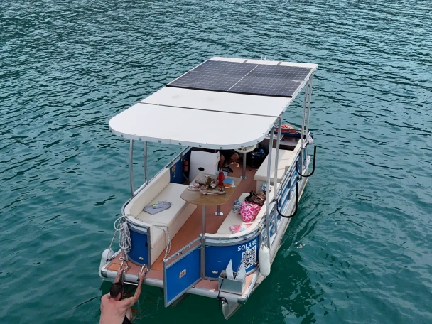 Alquiler de embarcaciones France pontoon 580 enFrancia en Samboat