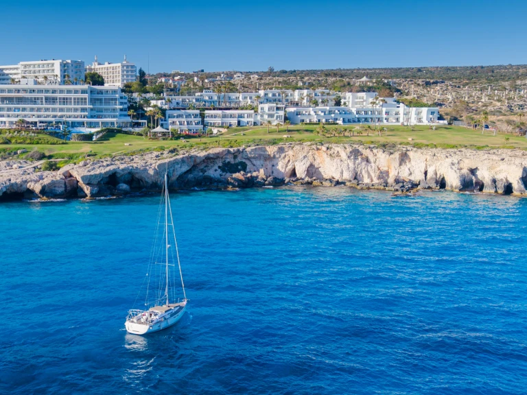 Jeanneau Sun Odyssey 409 de alquiler a Protaras