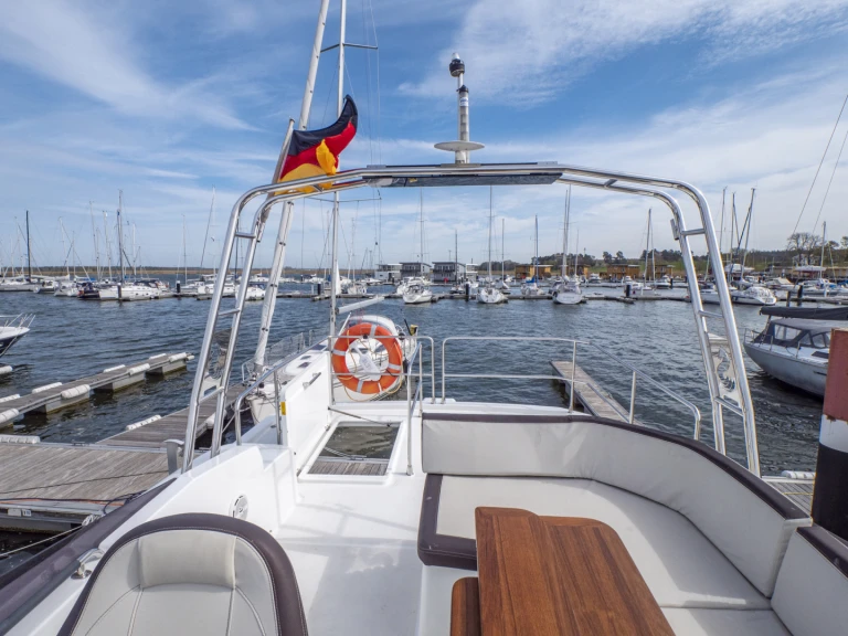 Alquiler de barcos Kröslin barato de Swift Trawler 35