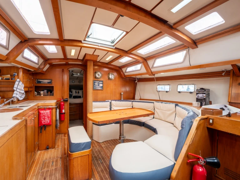 Alquiler de Jeanneau Sun Odyssey 42 en Combarro