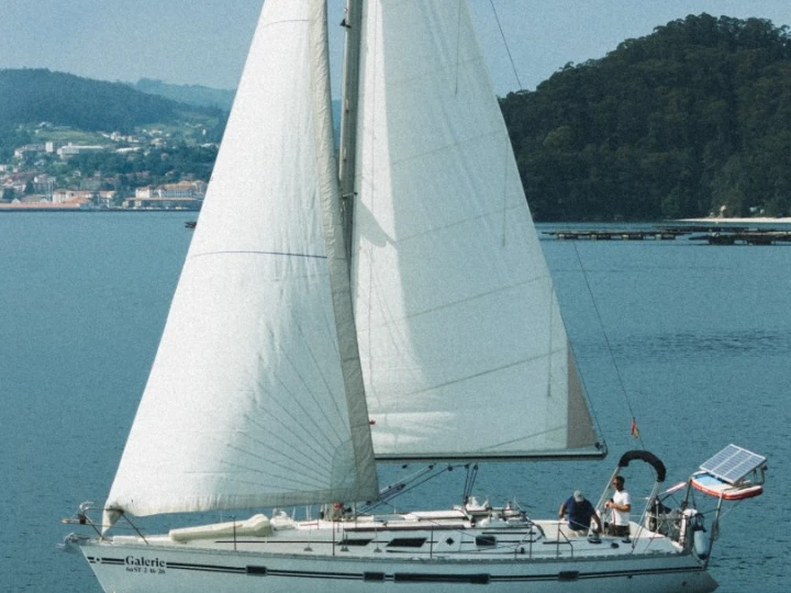 Alquiler de Jeanneau Sun Odyssey 42 en Combarro