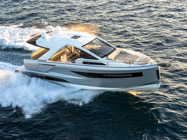 Alquiler Port Cogolin - Jeanneau DB 37 en SamBoat