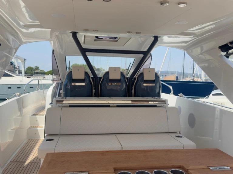 Alquiler de barcos Port Cogolin barato de DB 37