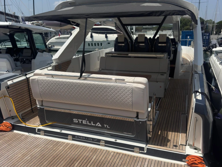 Alquiler Lancha en Port Cogolin - Jeanneau DB 37