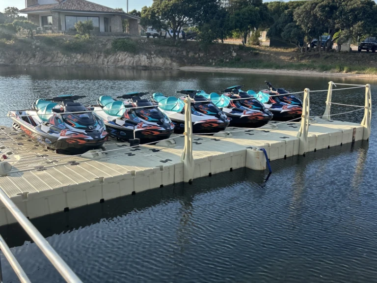 Alquiler Moto de agua Sea-Doo con o sin  título de navegación