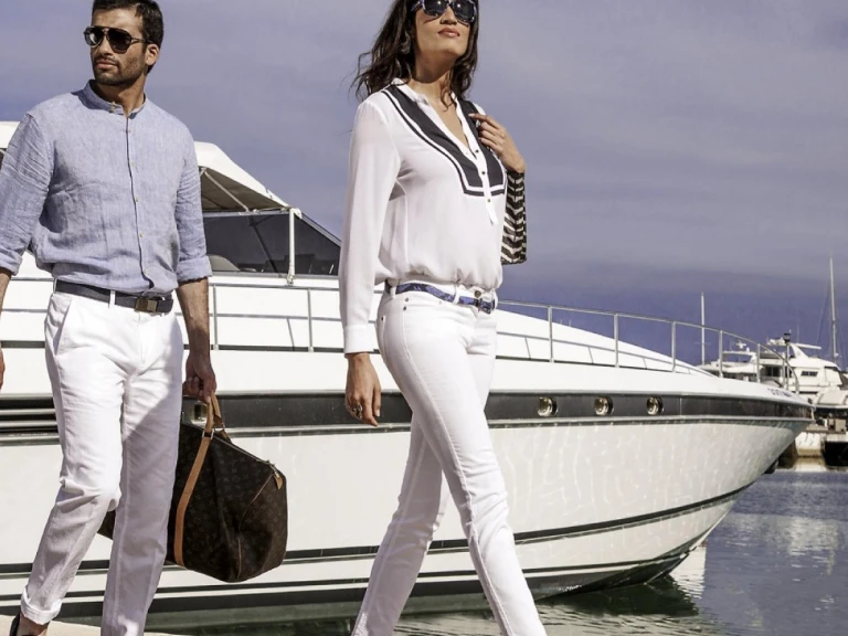 Alquiler de barcos Allyene barato de Leopard 72 Sport