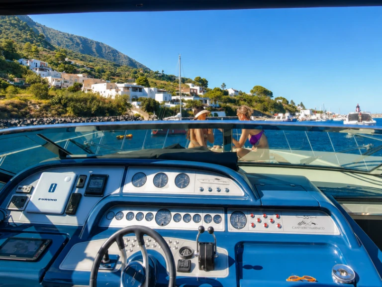 Alquiler Yate de lujo Cantieri-Di-Sarnico con o sin  título de navegación