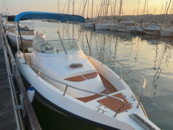 Alquiler de embarcaciones Balt 6.60 enMarsella en Samboat