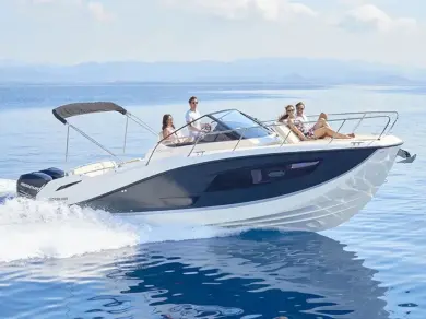 Alquiler de Quicksilver Activ 875 Sundeck en Marsella
