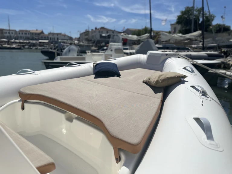 Alquiler de barcos La Flotte barato de Medline 7.5