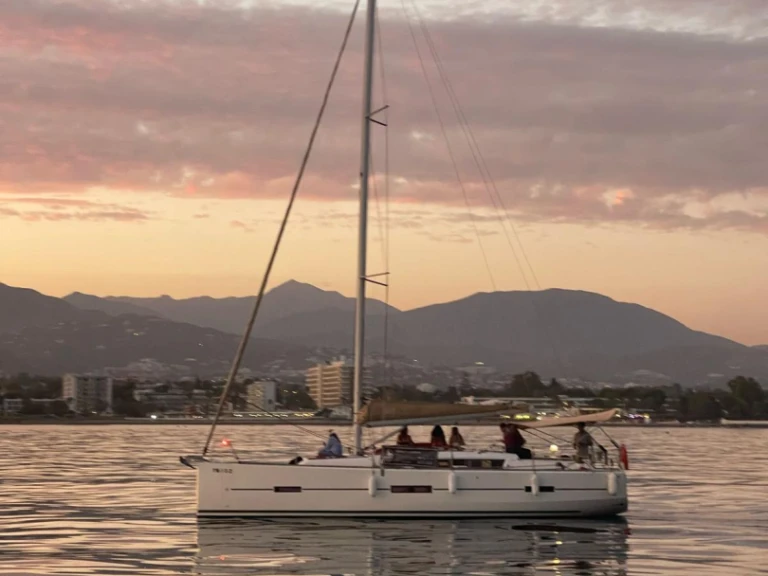 Alquiler de barcos Puerto Banús barato de Dufour 410 Grand Large