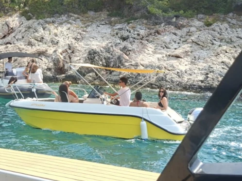 Alquiler de barcos Hvar barato de Eden 18