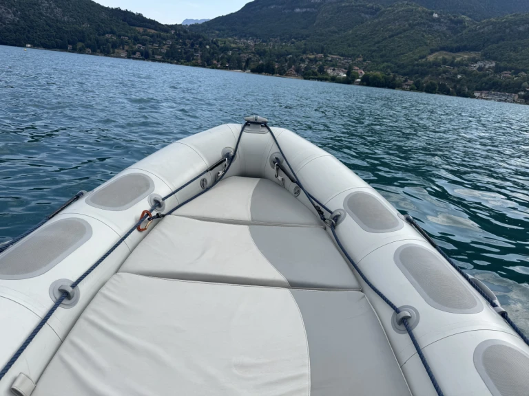 Alquiler de embarcaciones Valiant Valiant Vg 520 enDoussard en Samboat