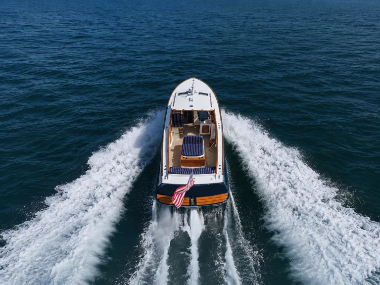 Alquiler de barcos Bahía Herradura barato de custom