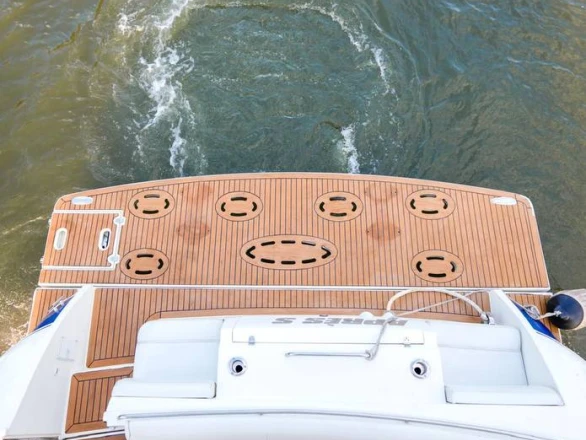 Cruisers Yacht 447 de alquiler a Nueva York (Ciudad)