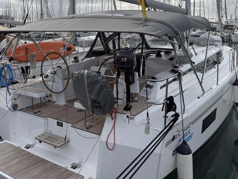 Alquiler de Velero, con o sin patrón Bavaria Golfo Aranci