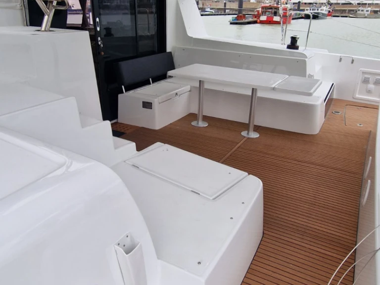 Alquiler de embarcaciones Lagoon Lagoon 42 enBonifacio en Samboat