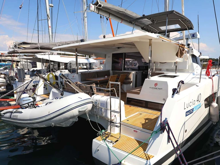 Alquiler Catamarán en Pula - Fountaine Pajot Lucia 40