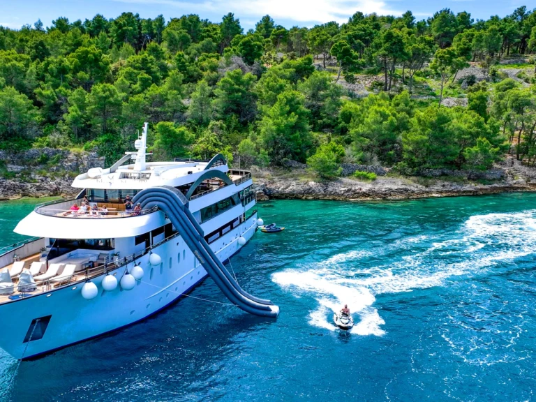 Yate de lujo para alquilar Split al mejor precio