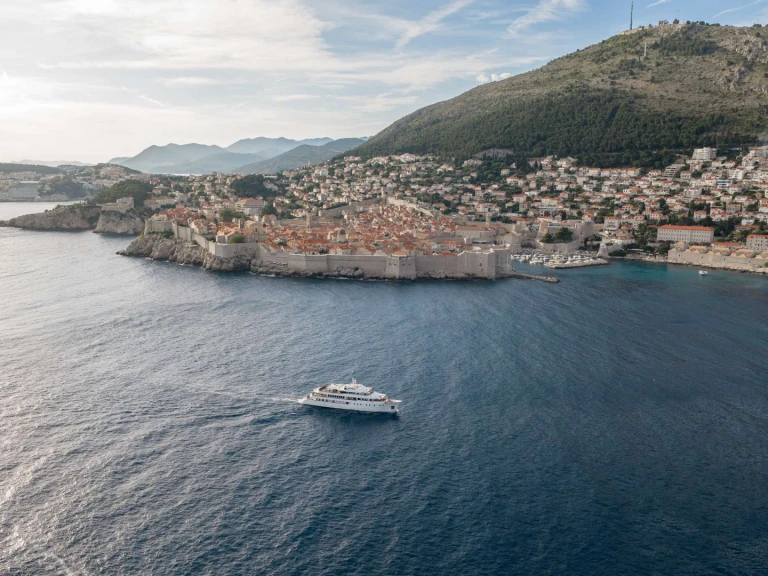 Alquiler de barcos Split barato de YOLO